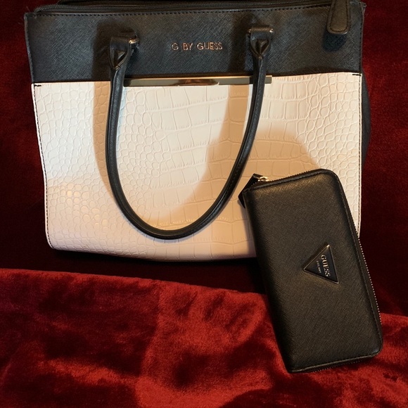 Purses - Picture 3 of 4